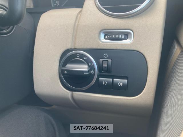 ROVER DISCOVERY 2014-03 8438816-23