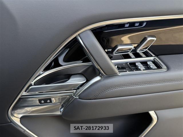 ROVER RANGE ROVER 2023-08 6546730-18