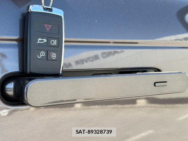 ROVER RANGE ROVER 2025-03 6912271-14
