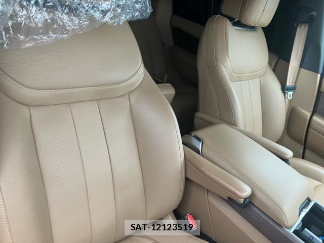 ROVER RANGE ROVER 2023-10 8038041-10