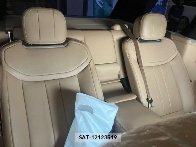 ROVER RANGE ROVER 2023-10 8038041-12
