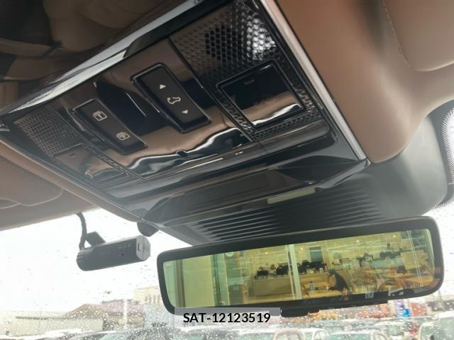 ROVER RANGE ROVER 2023-10 8038041-18