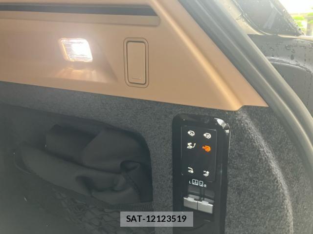 ROVER RANGE ROVER 2023-10 8038041-24