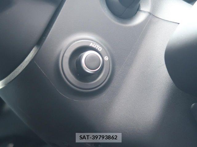 ROVER RANGE ROVER 2025-03 7060557-4