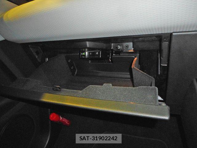 ROVER RANGE ROVER 2023-06 7879256-18