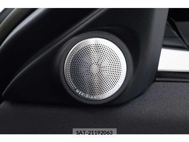 ROVER RANGE ROVER 2023-02 8563463-12