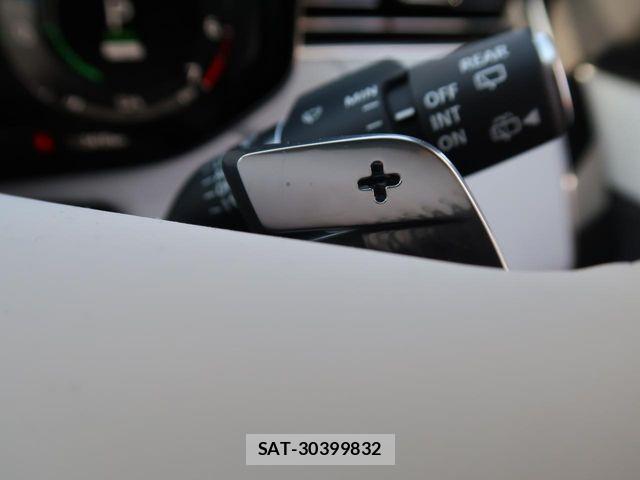 ROVER RANGE ROVER 2025-10 7224547-12