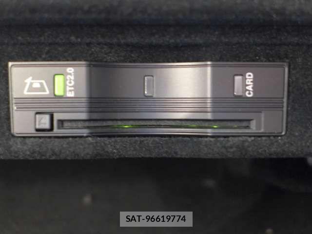ROVER RANGE ROVER 2023-04 8414780-9