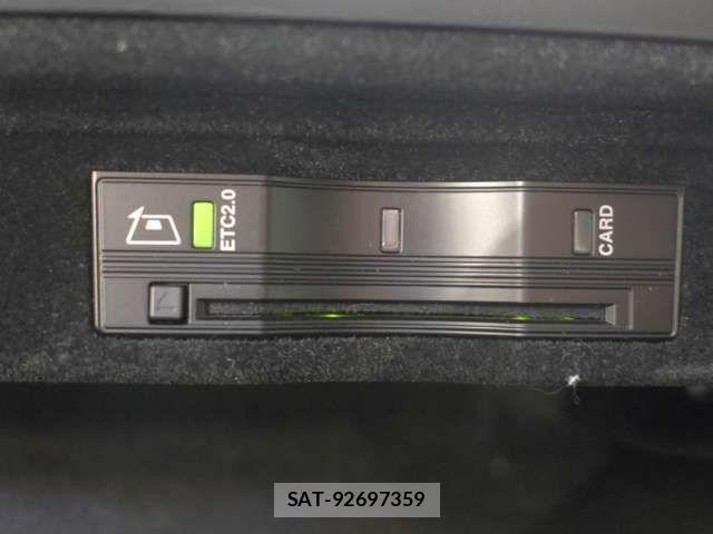 ROVER RANGE ROVER 2024-06 8414774-9