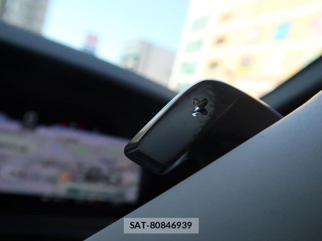ROVER RANGE ROVER 2023-10 6753172-13