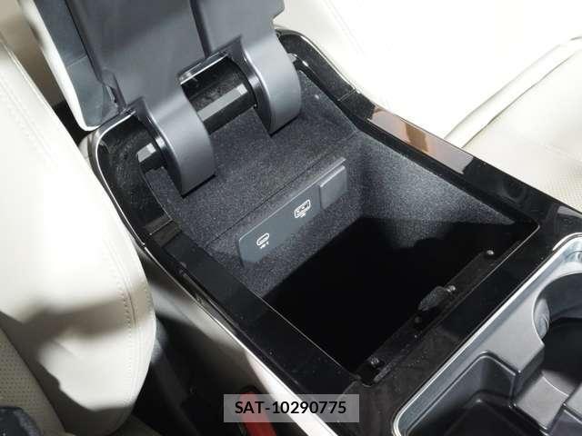 ROVER RANGE ROVER 2023-05 7329903-24