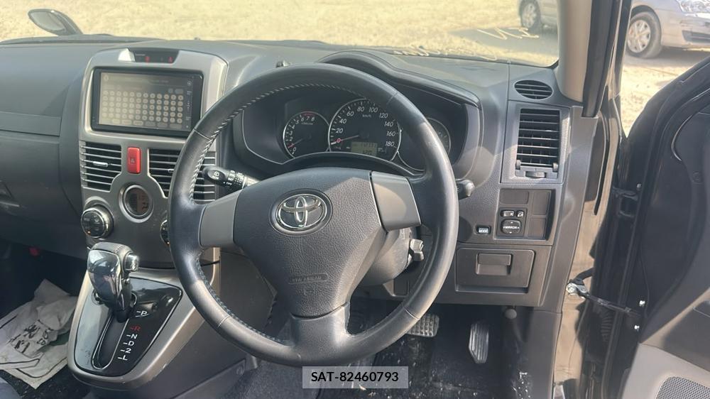 Toyota RUSH 2012-03 7739011-14