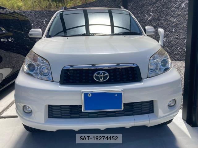 Toyota RUSH 2013-10 8414790-4