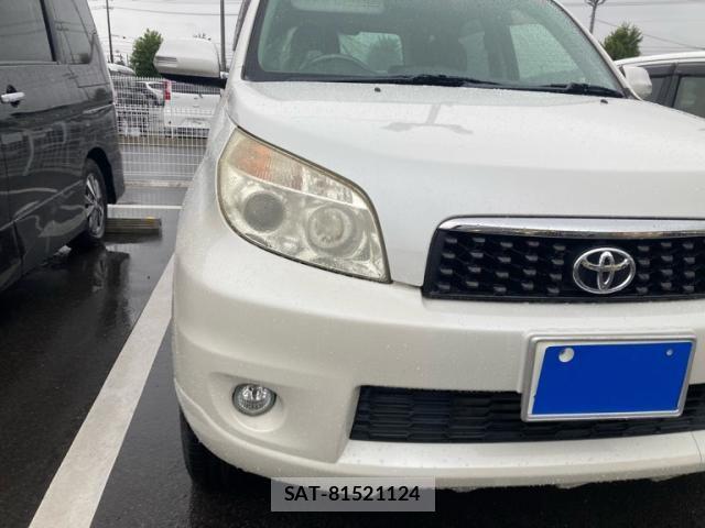 Toyota RUSH 2011-10 8666861-3