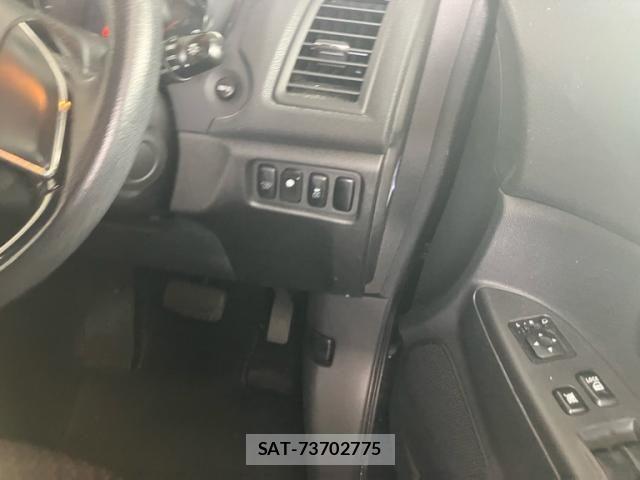 Mitsubishi RVR 2017-09 8368534-13
