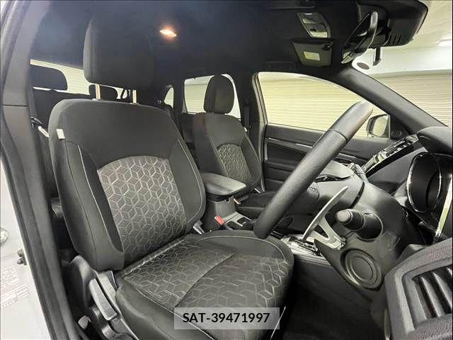 Mitsubishi RVR 2024-06 8486046-10