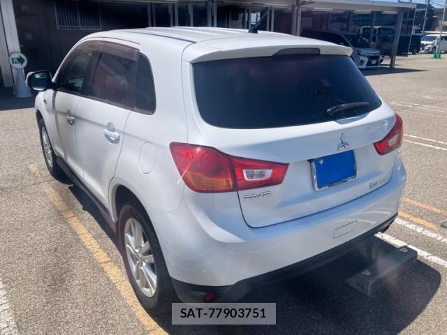 Mitsubishi RVR 2013-08 7457506-2