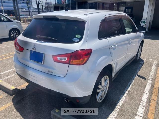 Mitsubishi RVR 2013-08 7457506-3
