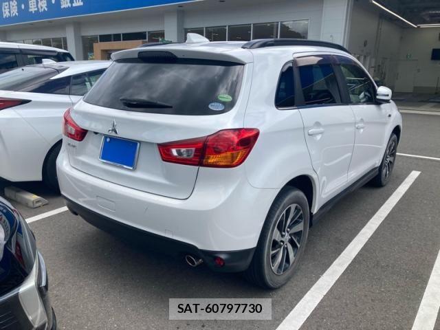 Mitsubishi RVR 2017-08 8414796-4