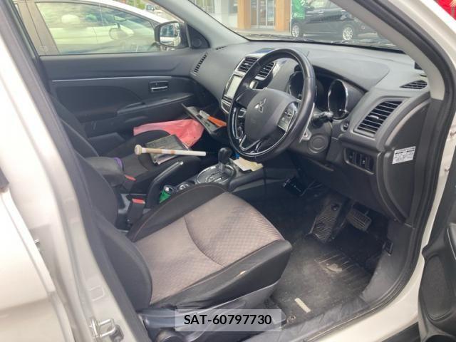 Mitsubishi RVR 2017-08 8414796-8