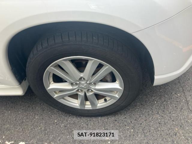 Mitsubishi RVR 2010-09 8414798-9
