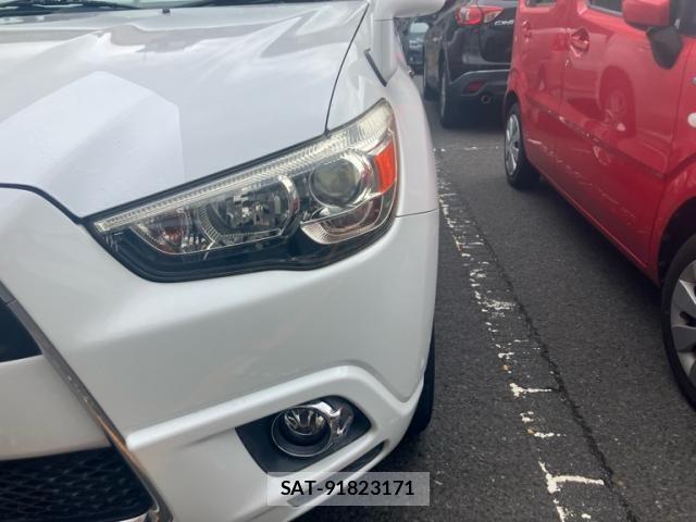 Mitsubishi RVR 2010-09 8414798-12
