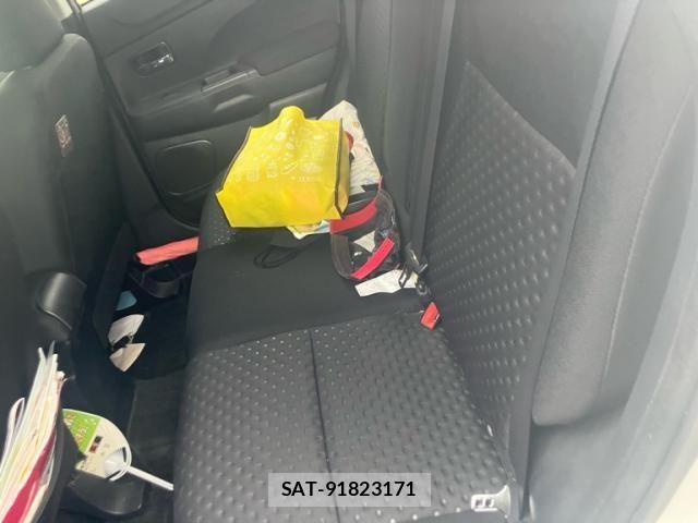 Mitsubishi RVR 2010-09 8414798-16