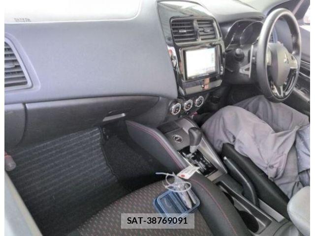 Mitsubishi RVR 2019-08 8414788-1