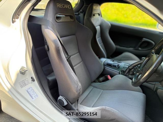 Mazda RX-7 1997-03 6753181-11