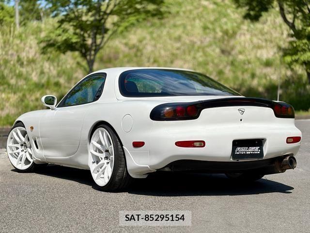Mazda RX-7 1997-03 6753181-1
