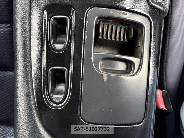 Mazda RX-7 1995-04 8414802-11