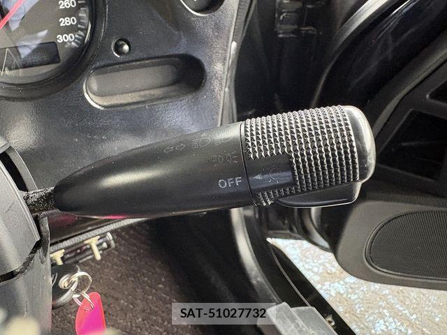 Mazda RX-7 1995-04 8414802-14