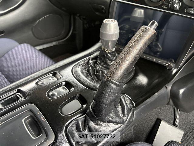 Mazda RX-7 1995-04 8414802-15