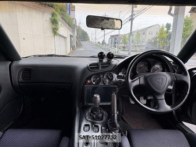Mazda RX-7 1995-04 8414802-2