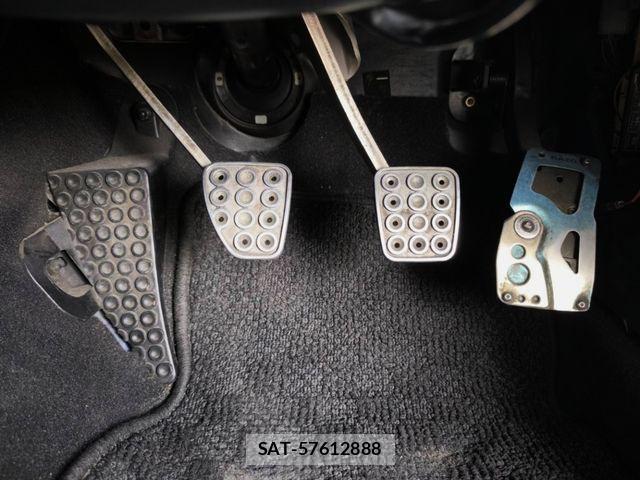 Mazda RX-7 2001-09 8881973-17