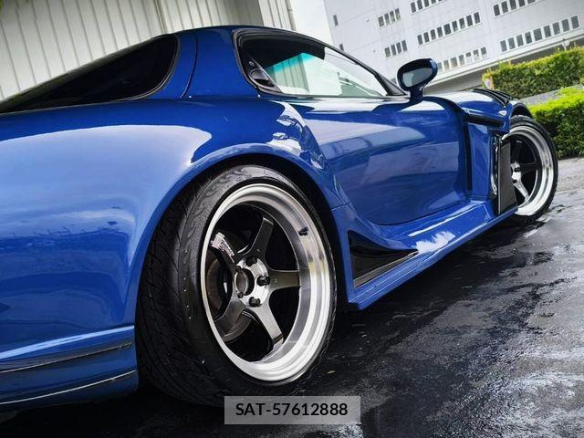 Mazda RX-7 2001-09 8881973-29
