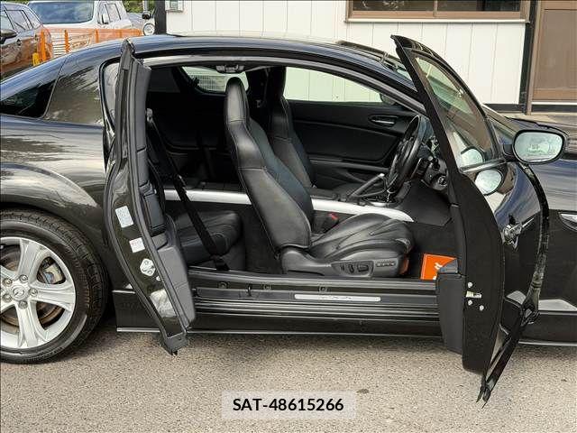 Mazda RX-8 2011-05 6717215-11