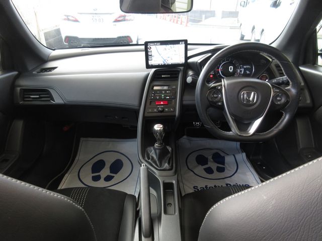 Honda S660 2018-10 3682455-12
