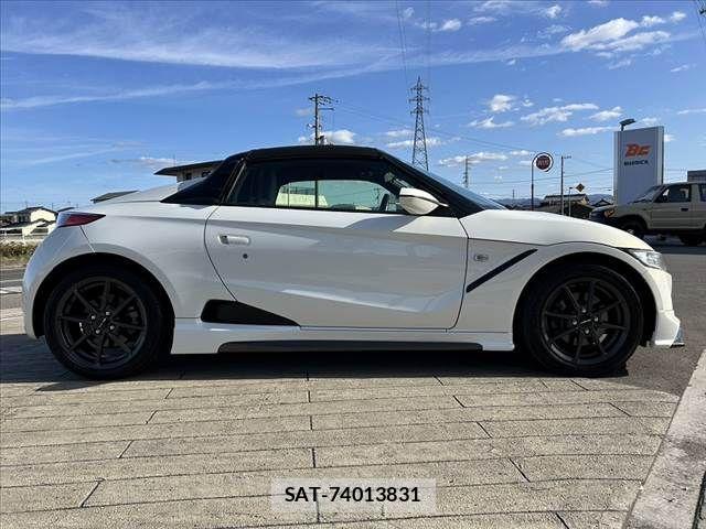 Honda S660 2015-04 4601084-11