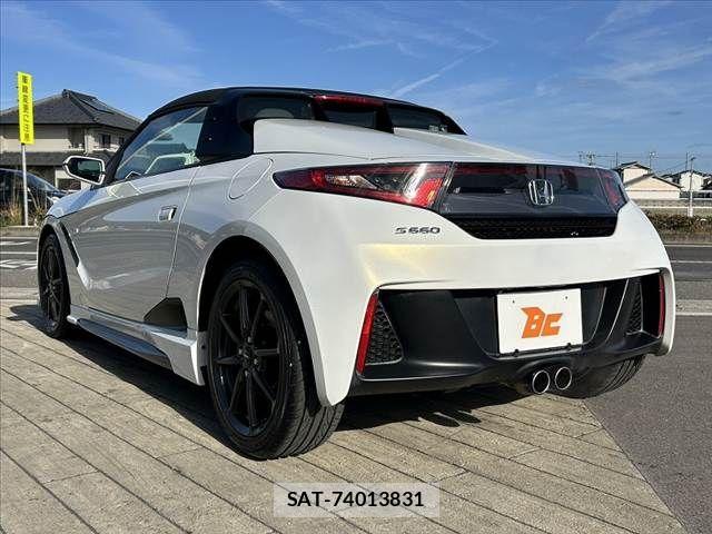 Honda S660 2015-04 4601084-12