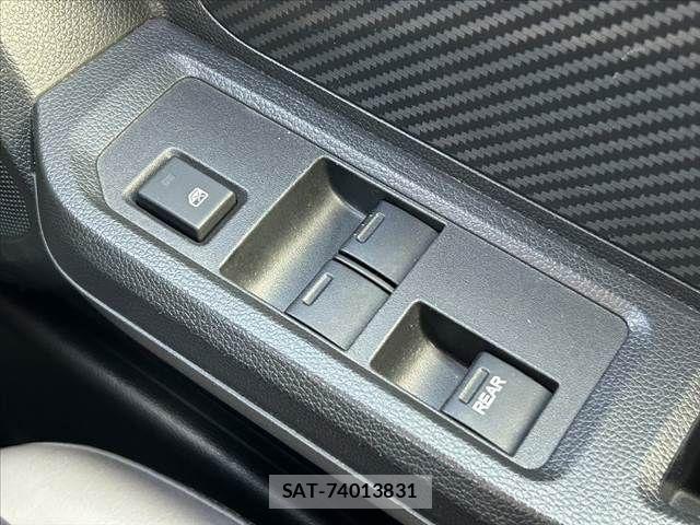 Honda S660 2015-04 4601084-23