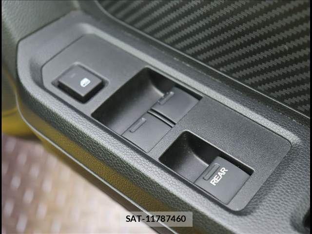 Honda S660 2018-12 6135640-16