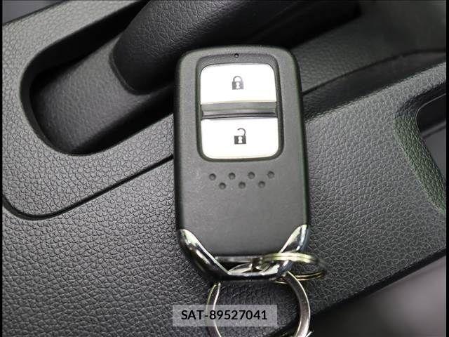 Honda S660 2015-07 7562775-10