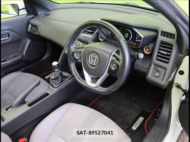 Honda S660 2015-07 7562775-13