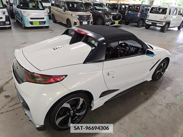 Honda S660 2016-07 7788899-21
