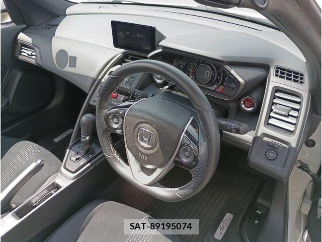Honda S660 2016-07 7963651-10