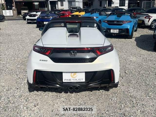 Honda S660 2017-11 8075451-12