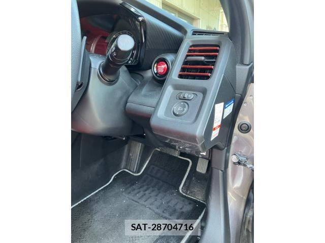 Honda S660 2018-06 8372153-12