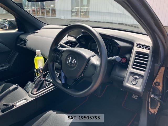 Honda S660 2016-04 8486053-11
