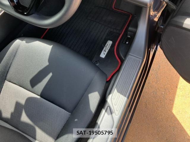 Honda S660 2016-04 8486053-13